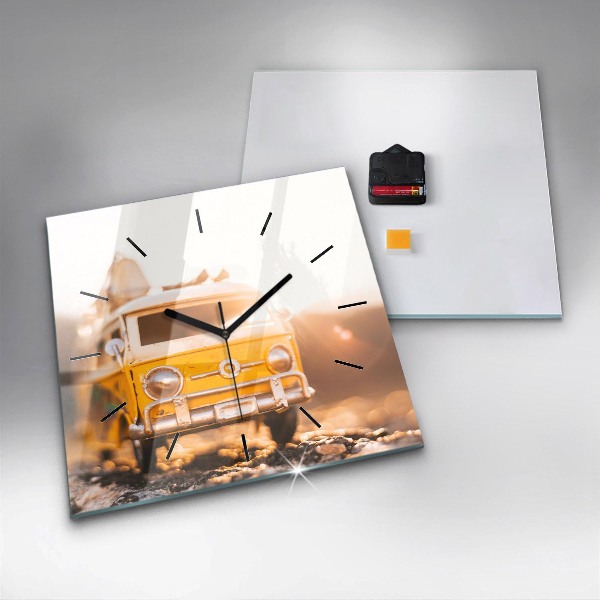 Wanduhr modern quadratisch Auto im Urlaub