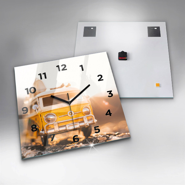 Wanduhr modern quadratisch Auto im Urlaub