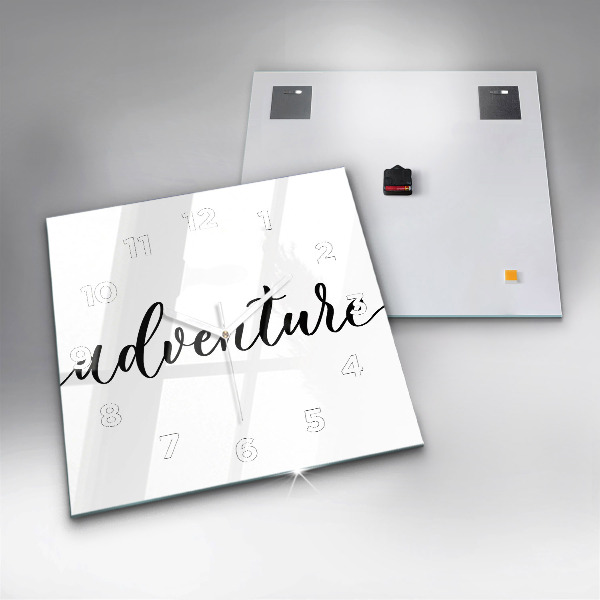 Wanduhr quadratisch Abenteuerliche Inschrift