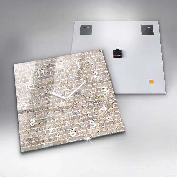 Wanduhr quadratisch Backsteinmauer