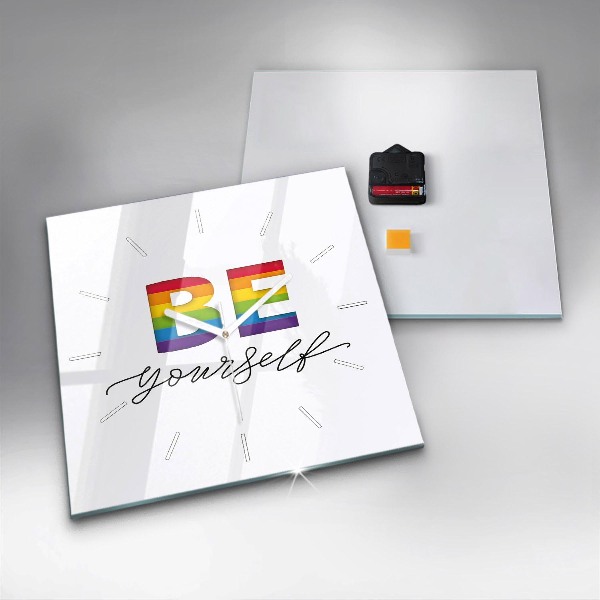 Wanduhr quadratisch Inschrift Sei du selbst