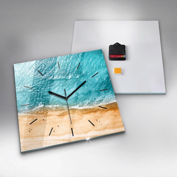 Wanduhr modern quadratisch Menschen am Meeresstrand