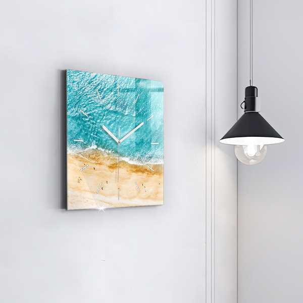 Wanduhr modern quadratisch Menschen am Meeresstrand