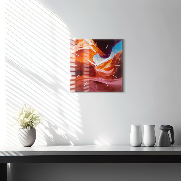 Wanduhr modern quadratisch Schlucht