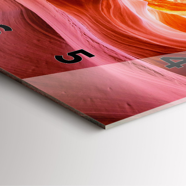 Wanduhr modern quadratisch Schlucht