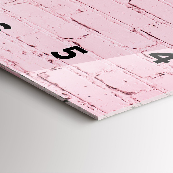 Wanduhr quadratisch Backsteinmauer