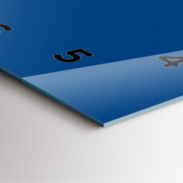 Wanduhr modern quadratisch Farbe blau