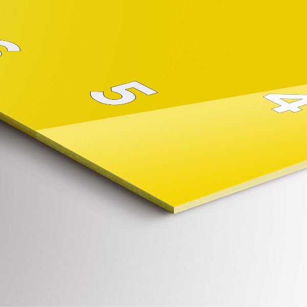 Wanduhr quadratisch Farbe hellgelb