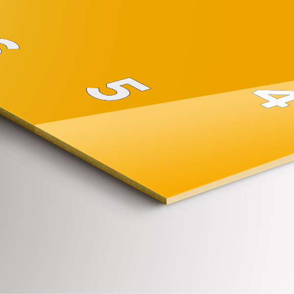 Wanduhr modern quadratisch Farbe goldgelb