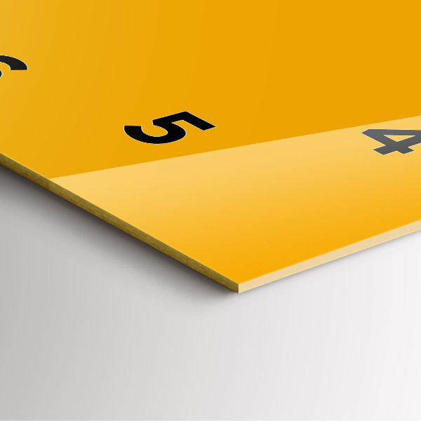 Wanduhr modern quadratisch Farbe goldgelb