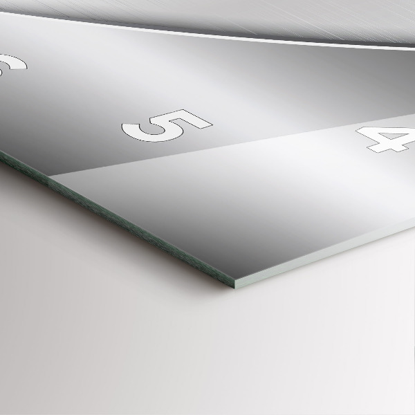 Wanduhr quadratisch Silbernes Muster