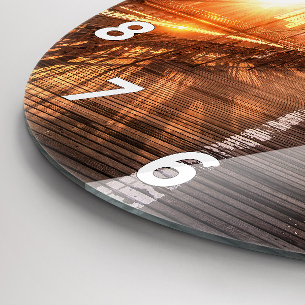 Wanduhr rund Brooklyn-Brücke NYC