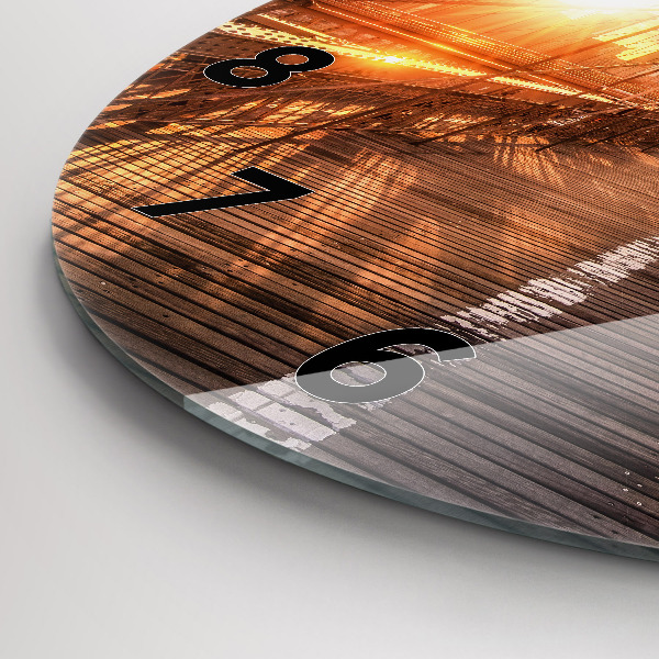 Wanduhr rund Brooklyn-Brücke NYC