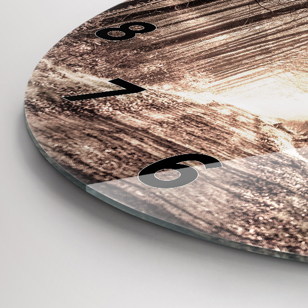 Wanduhr rund Waldweg in Sepia