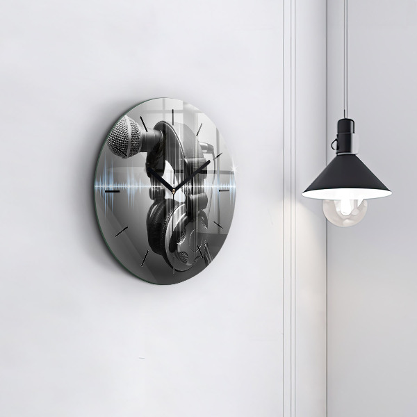 Wanduhr glas rund Mikrofon und Kopfhörer