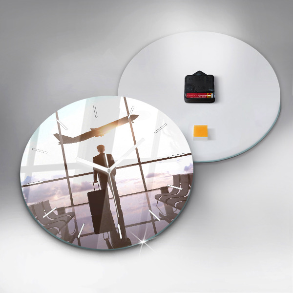 Wanduhr glas rund Mann auf dem Flughafen
