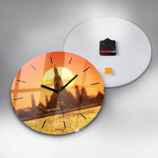 Wanduhr rund Wat arun Bangkok Thailand