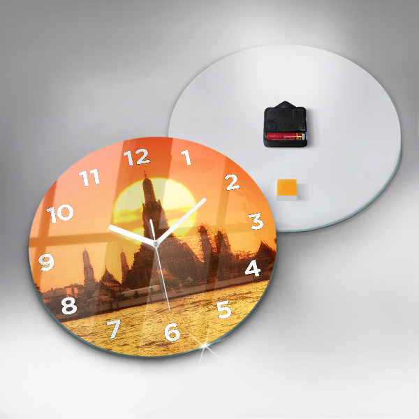 Wanduhr rund Wat arun Bangkok Thailand