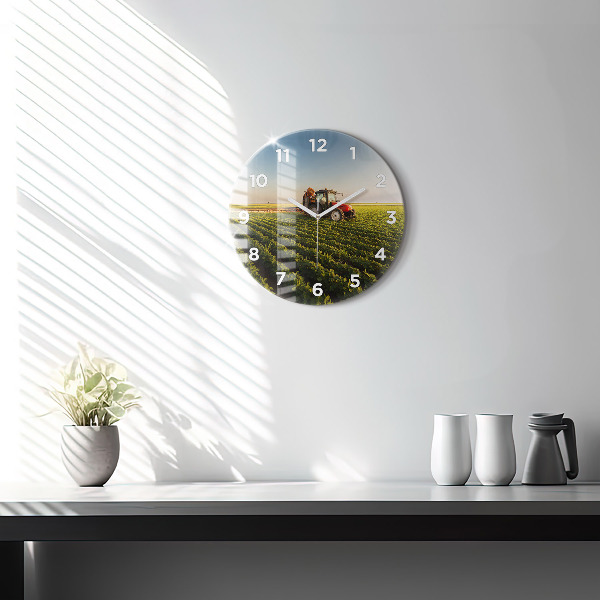 Wanduhr rund mit motiv Traktor sprüht ein Feld