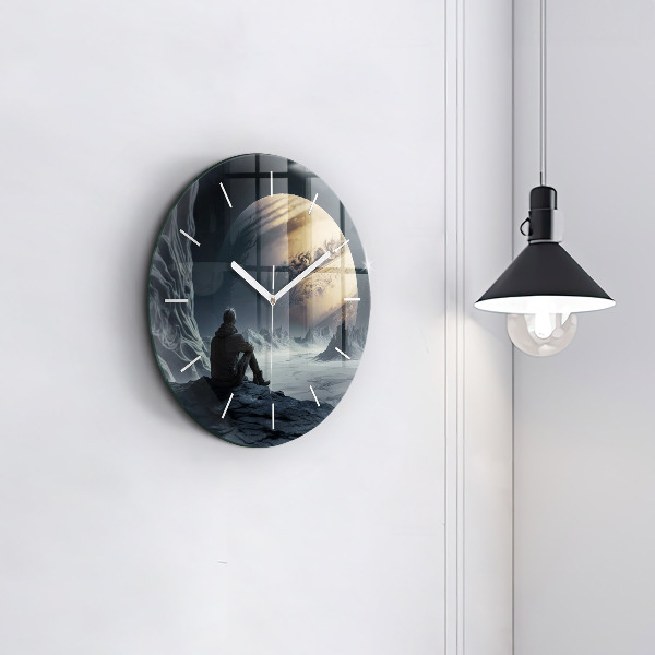 Wanduhr glas rund Mann auf Mond Hintergrund