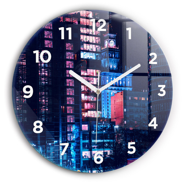 Wanduhr rund Warschau bei Nacht