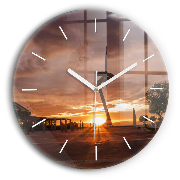 Wanduhr rund Olympischer Park in Barcelona