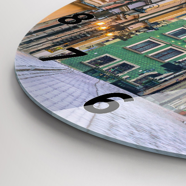 Wanduhr rund Alte Stadt in Warschau