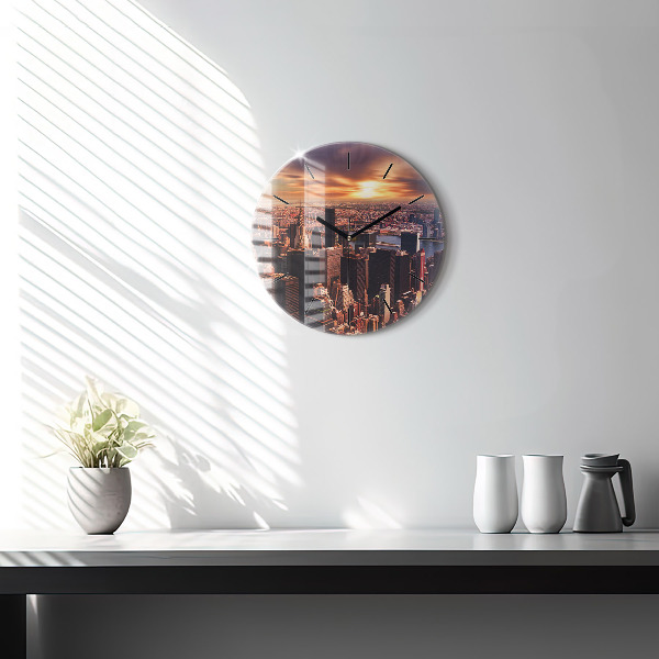 Wanduhr rund Panorama der Stadt im Westen