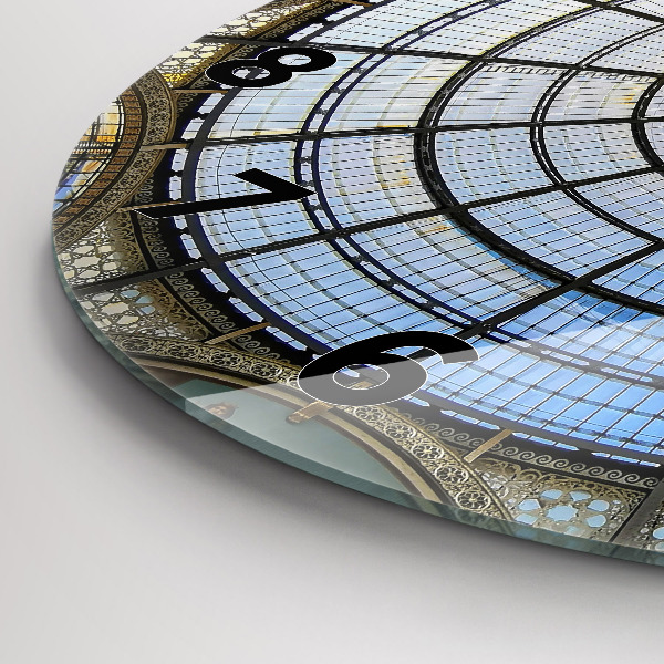 Wanduhr rund Mailänder Einkaufszentrum