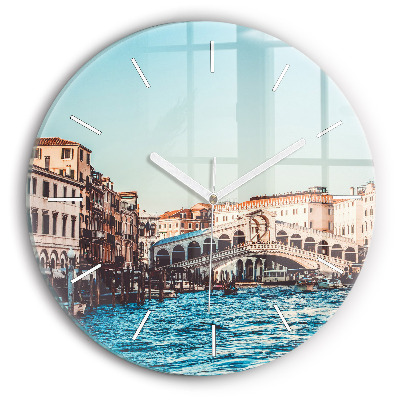 Wanduhr rund Rialto-Brücke in Venedig