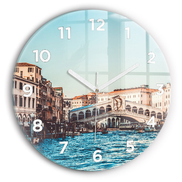 Wanduhr rund Rialto-Brücke in Venedig