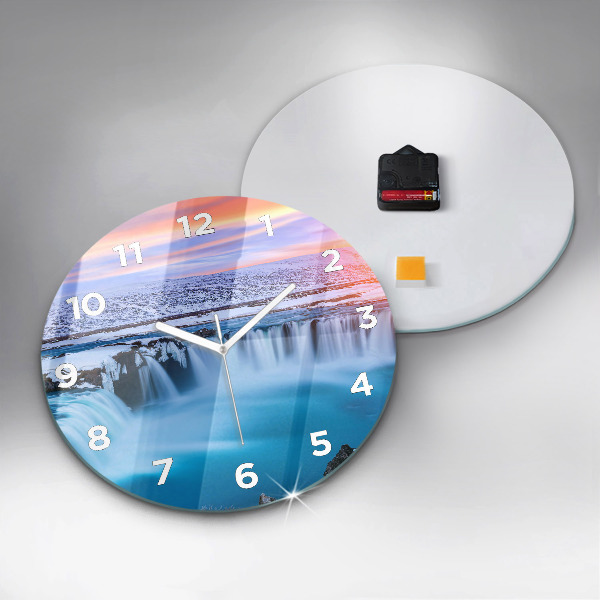 Wanduhr rund Godafoss-Wasserfall in Island