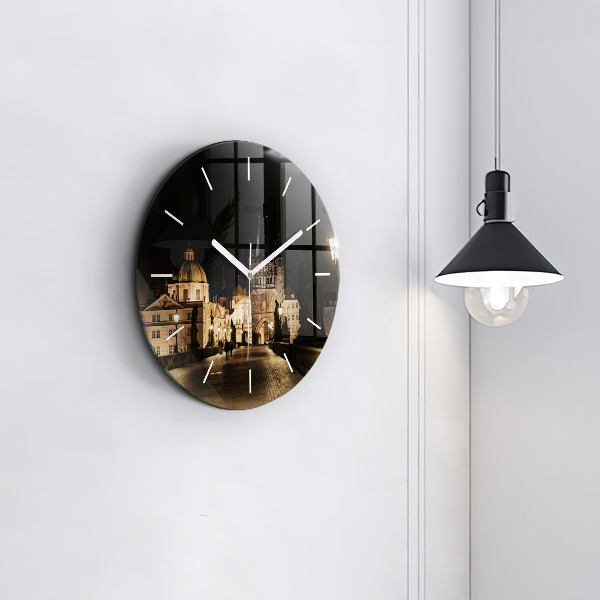 Wanduhr rund Karlsbrücke in Prag