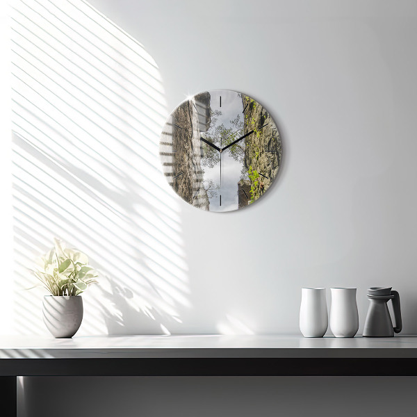 Wanduhr rund Felsenstadt in der Tschechischen Republik