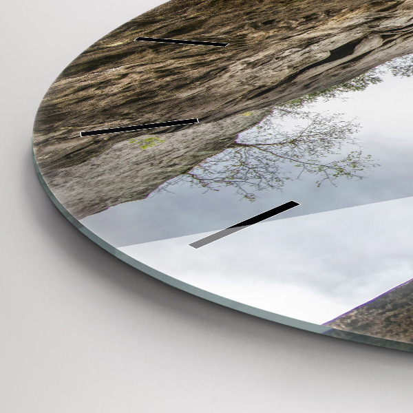 Wanduhr rund Felsenstadt in der Tschechischen Republik