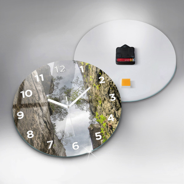 Wanduhr rund Felsenstadt in der Tschechischen Republik