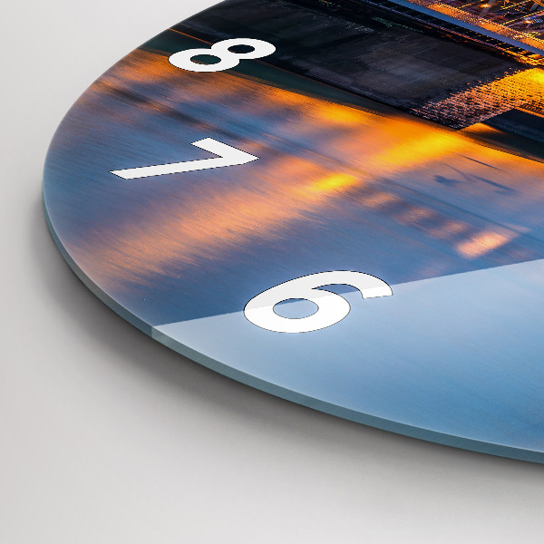 Wanduhr rund Ansicht des Rathauses