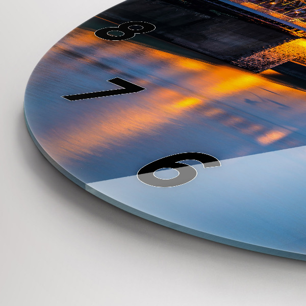 Wanduhr rund Ansicht des Rathauses