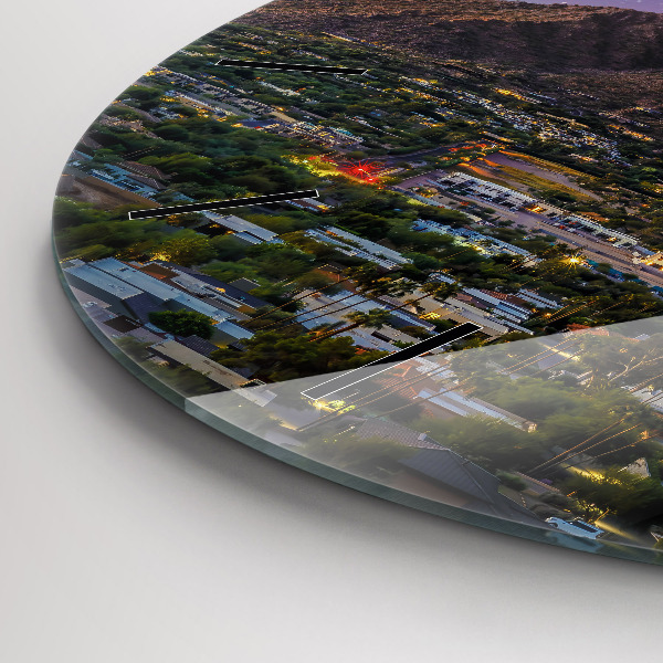 Wanduhr rund Berglandschaft