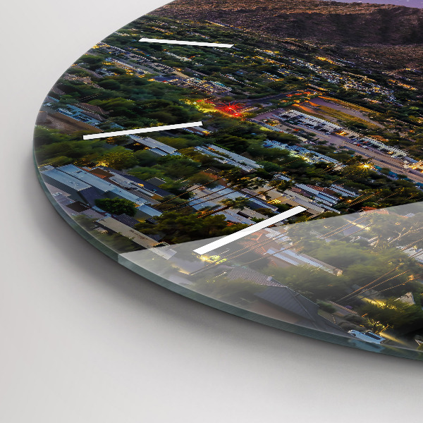 Wanduhr rund Berglandschaft